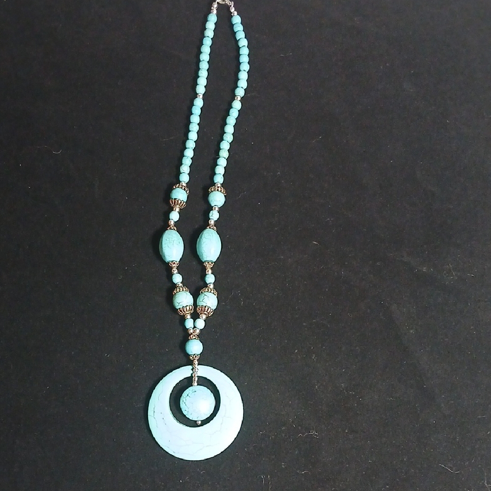 Chic Turquoise Beaded Necklace